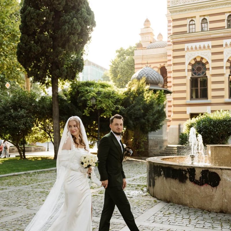 Vineyard wedding planning for foreigners