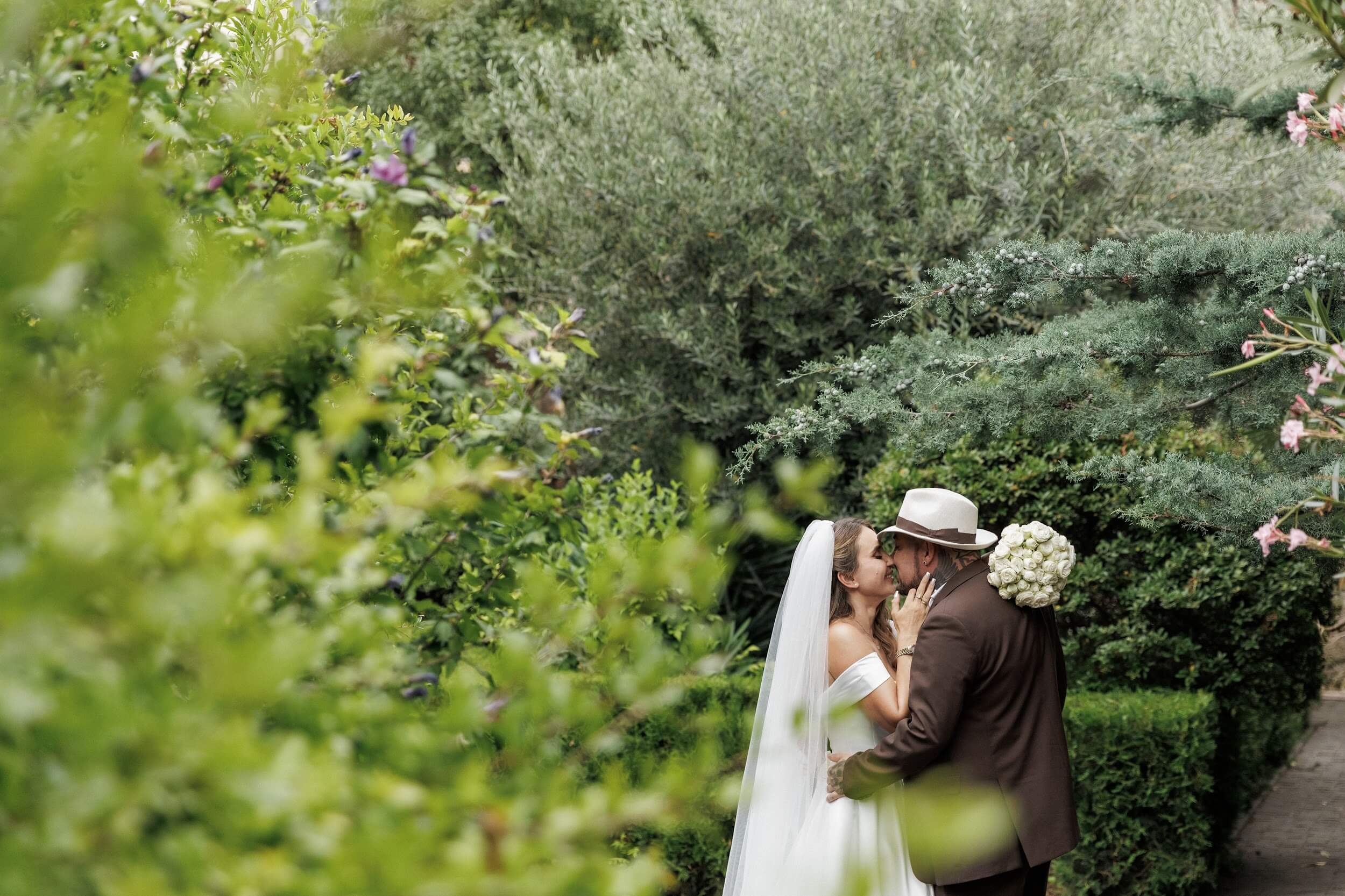 Wedding ceremony organization for foreigners
