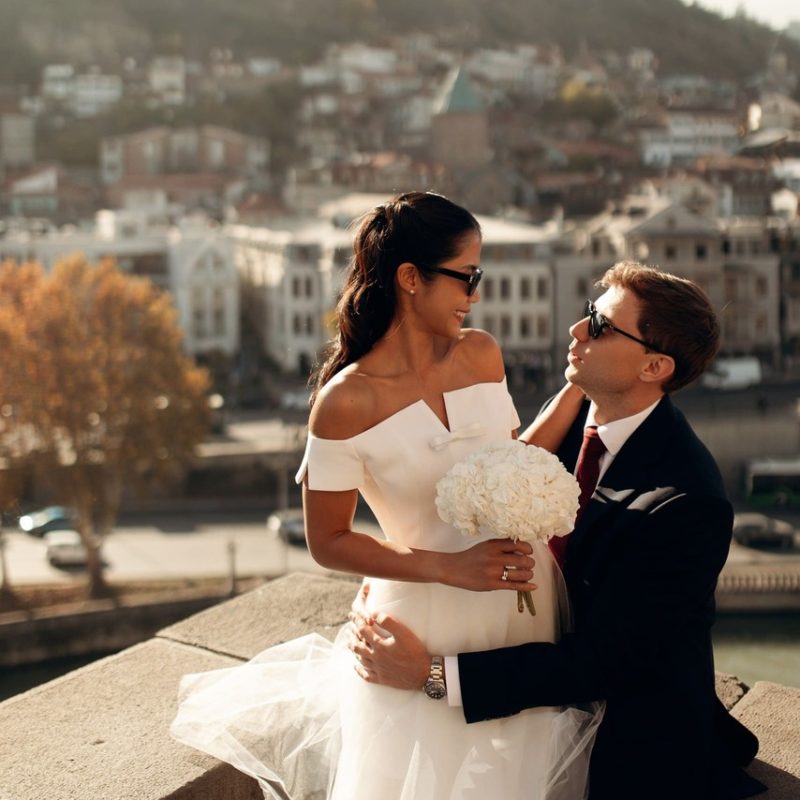 Weddings in Georgia with scenic city panoram
